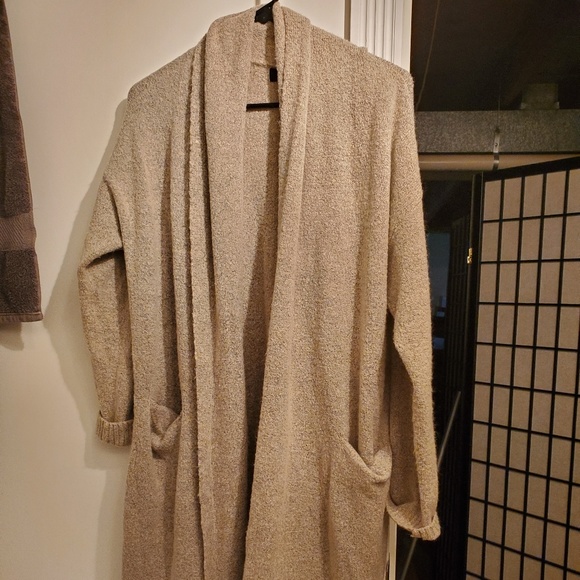 Forever 21 Sweaters - Long oversized cardigan Forever 21 Sweaters - Long oversized cardigan